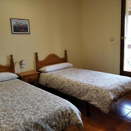 בית הארחה Belsué 	Casa Rural Lo Ferrero מראה חיצוני תמונה